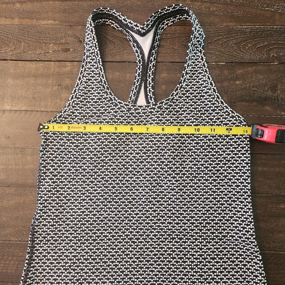 Lululemon Black and White Patterned Tank - Picture 4 of 4
